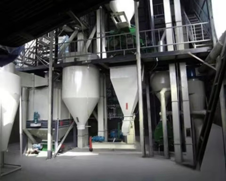 Factory Direct Floating Fish Feed Machines: Wholesale Prices for Nigerian Dealers 13 Modern fish feed pellet machine production line in Nigerian factory setting