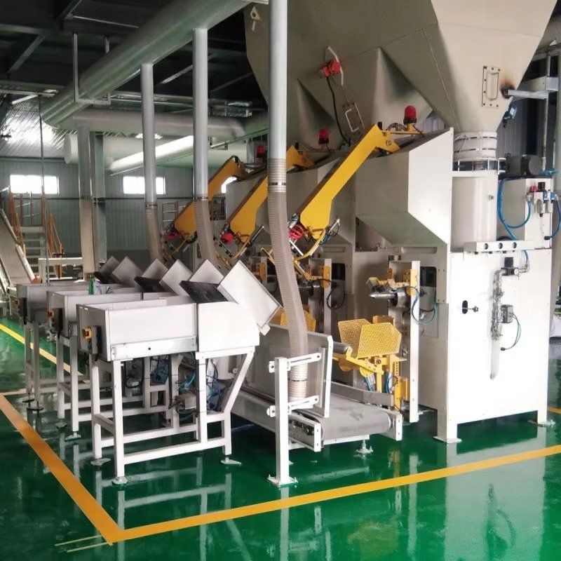 Large capacity automatic feed pellet machine