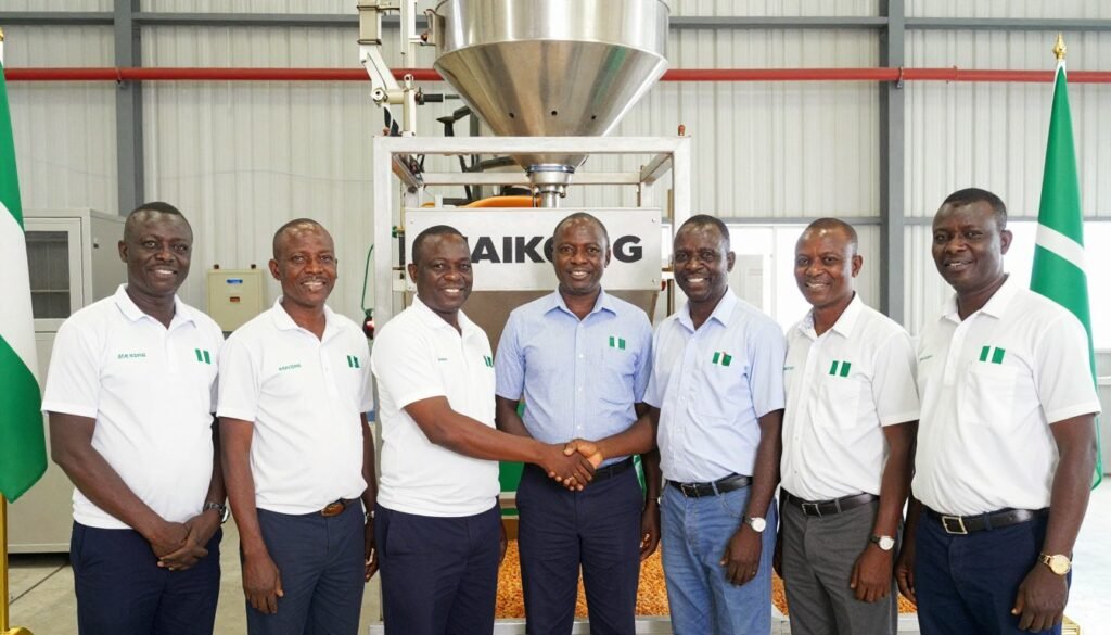 MAIKONG Nigeria team with satisfied customers at feed mill installation site